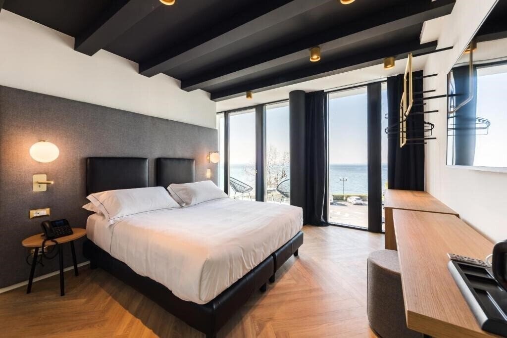 Готель Maisonme Boutique Hotel 4*