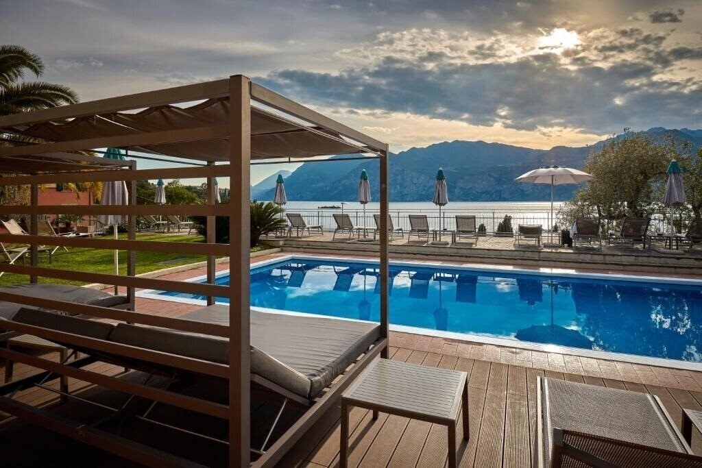 Отель Capri 3*