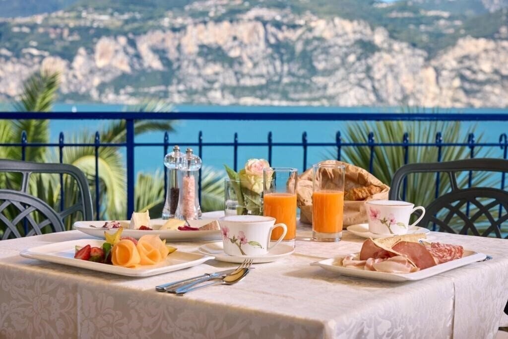 Картинка Capri 3*