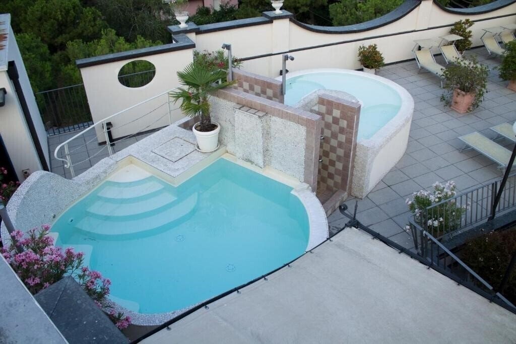 Отель Hotel Enrichetta 3*