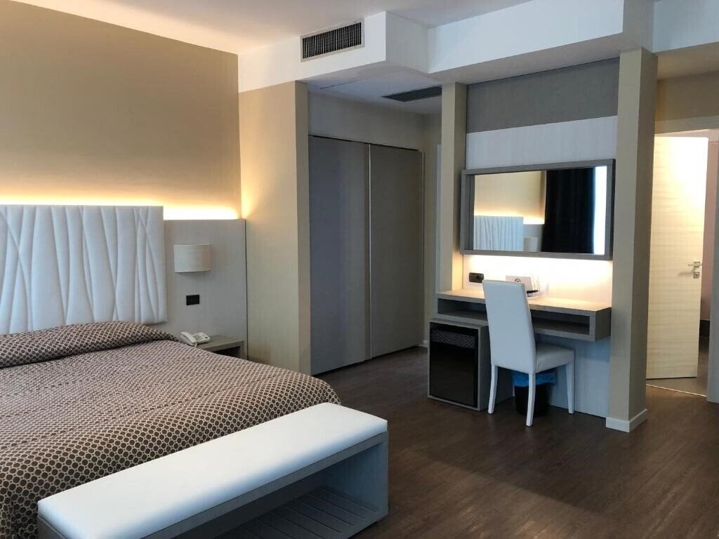 Фото Hotel Enrichetta 3*