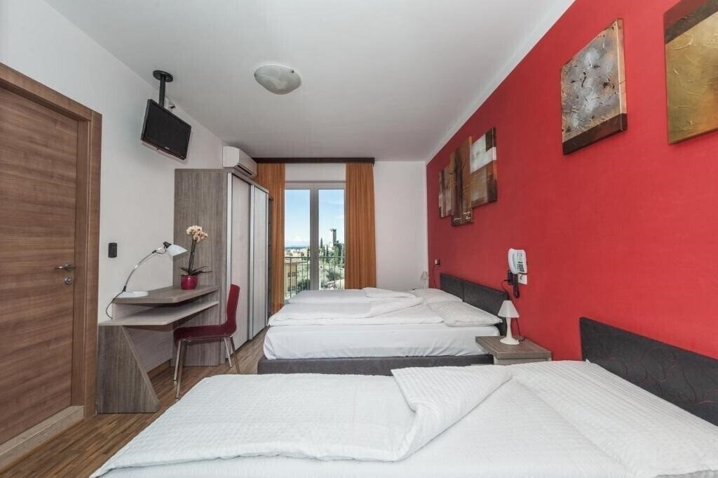 Фото Hotel Garni Ischia 3*