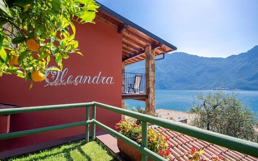 Готель Relax Hotel La Gardenia & Villa Oleandra 4*