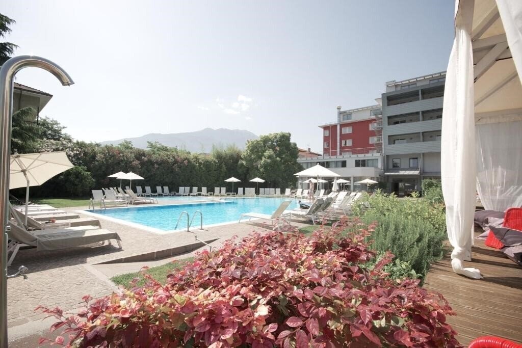 Отель Luise 4*