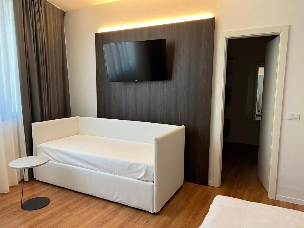 Изображение Wind Hotel 3*