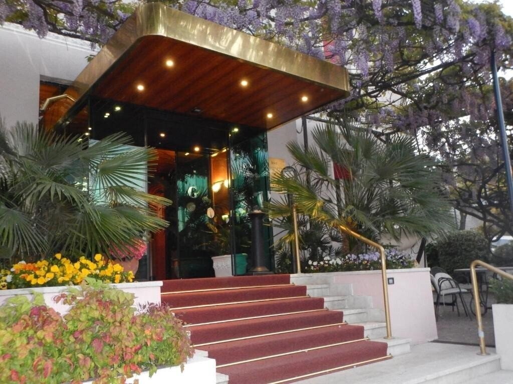 Отель Hotel Giardinetto (Desenzano) 3*