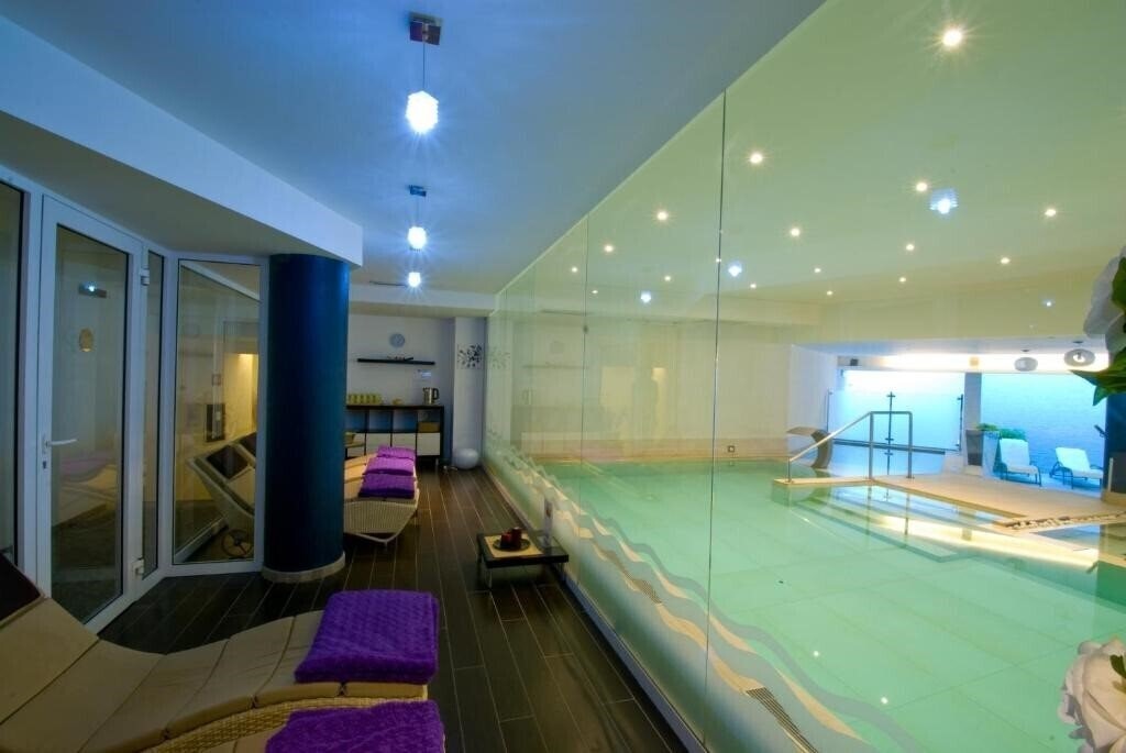 Фото Hotel Oasi Welness & SPA 4*