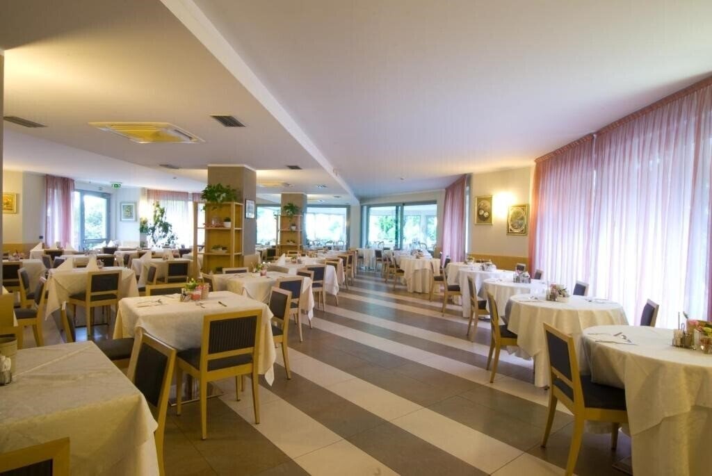 Фотографія Hotel Oasi Welness & SPA 4*