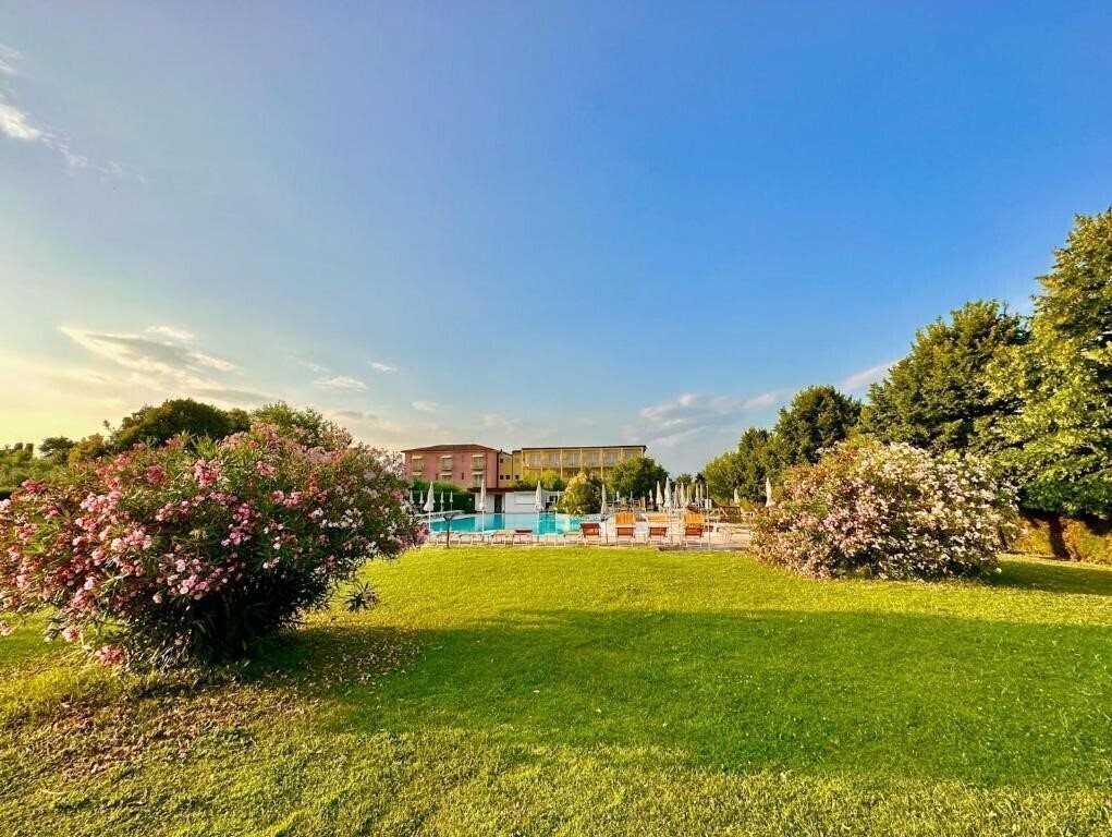 Отель Bella Lazise 4*