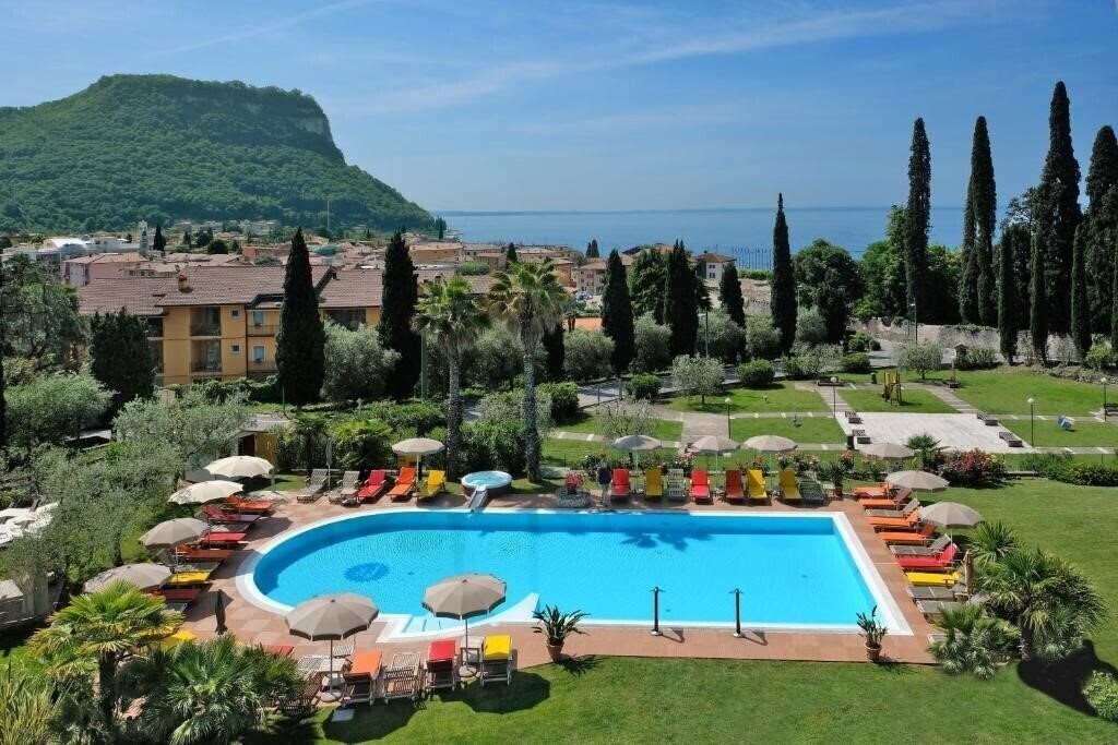Фото Villa Madrina Lovely & Dynamic Hotel 4*