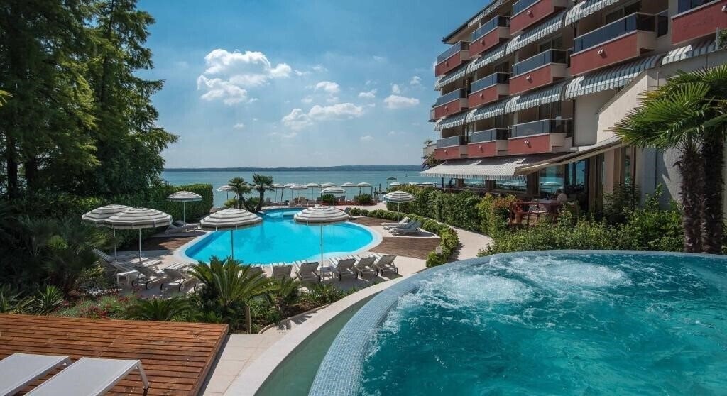 Отель Continental Wellness & Spa (Sirmione) 4*