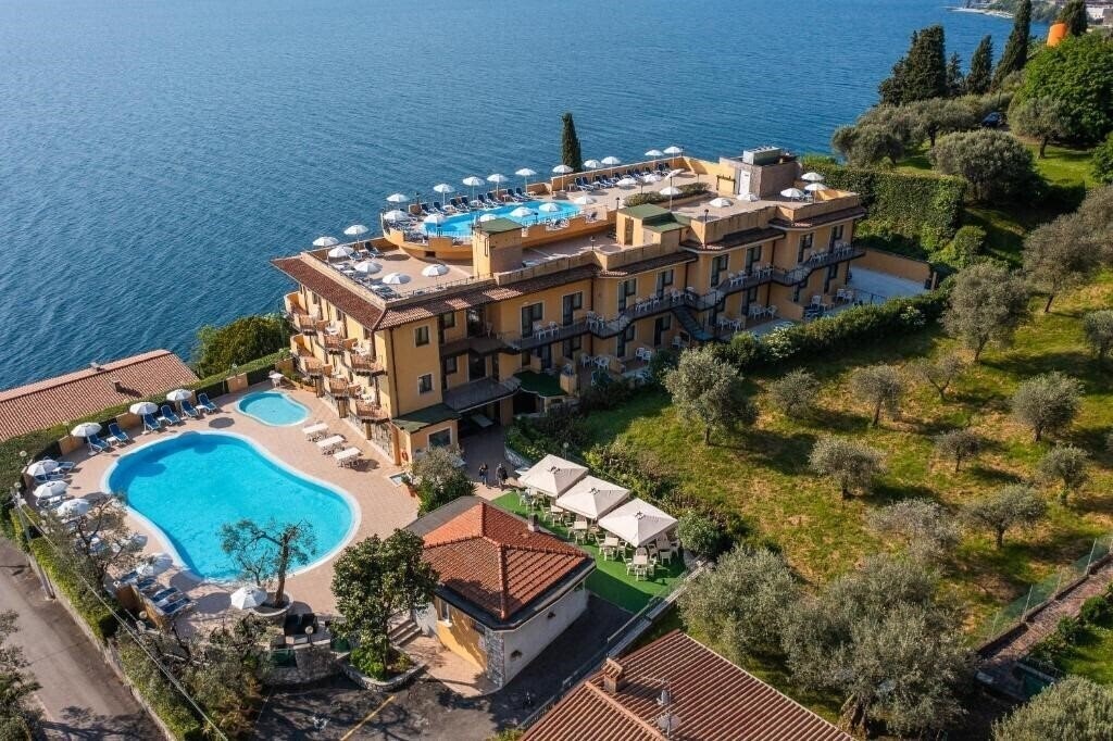 Отель Piccolo Paradiso (Toscolano) 4*