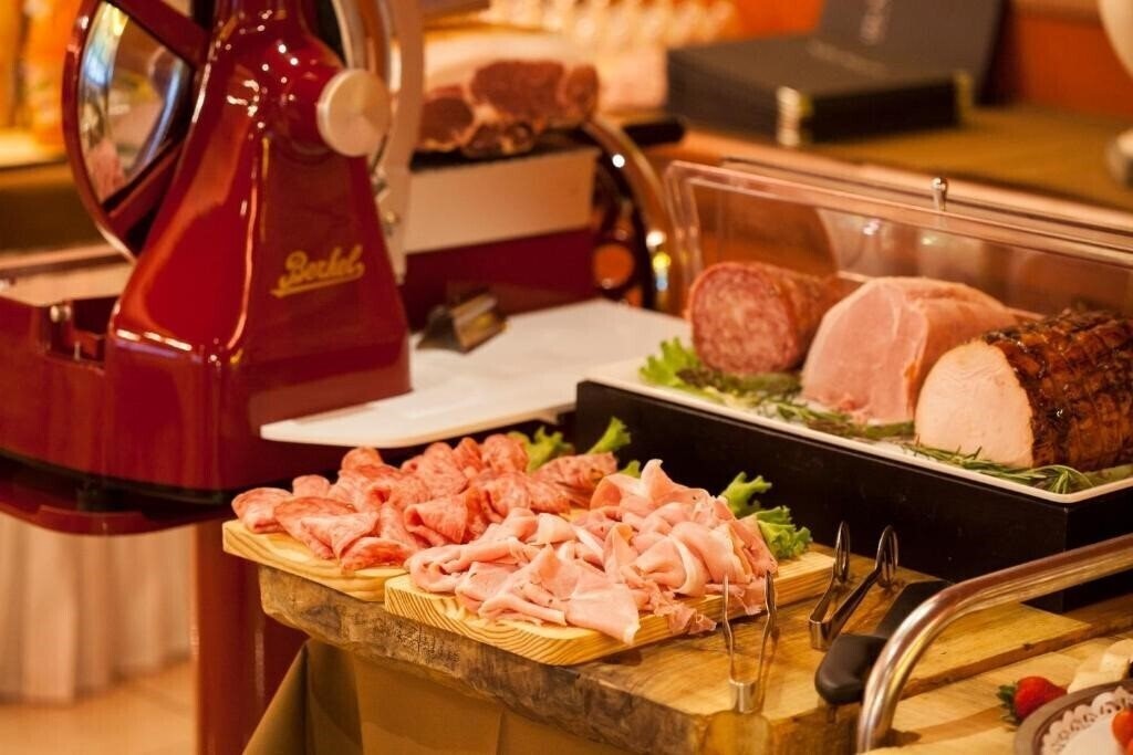 Картинка Villa Nicolli Romantic Resort (Riva del Garda) 4*