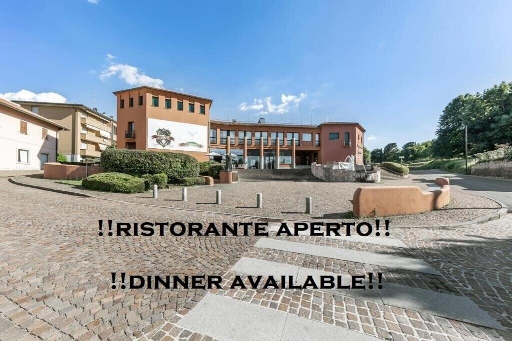 Отель Hotel Lake Como Golf 4*
