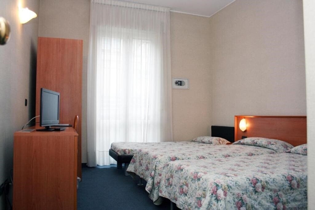 Отель Hotel Engadina 3*