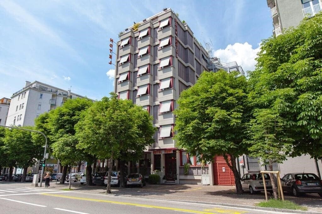 Отель Park Meuble 3*