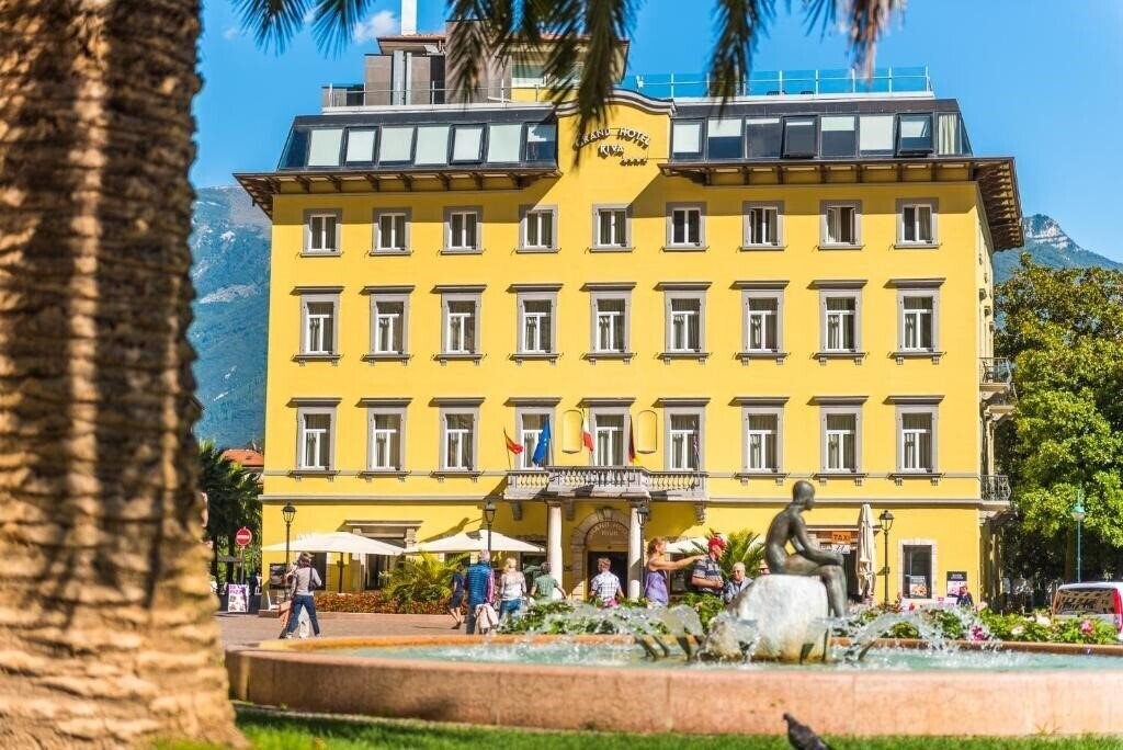 Готель Grand Hotel Riva 4*