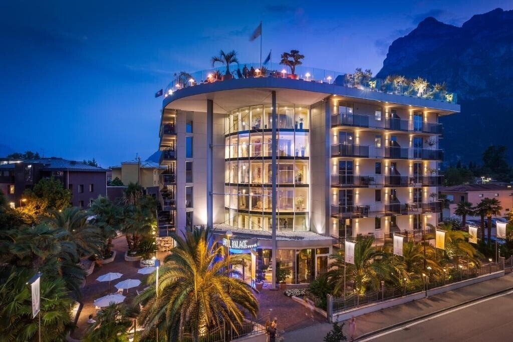 Отель Hotel Kristal Palace 4*