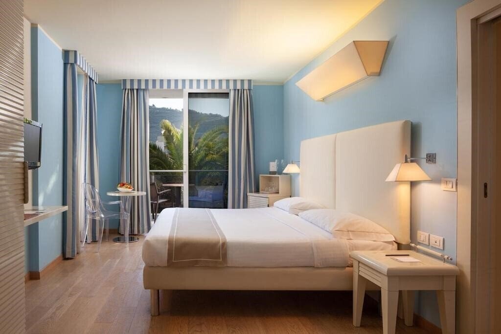 Фото Hotel Kristal Palace 4*