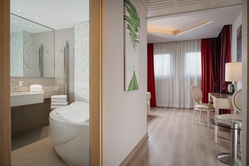 Фото Just Hotel Lomazzo Fiera 4*