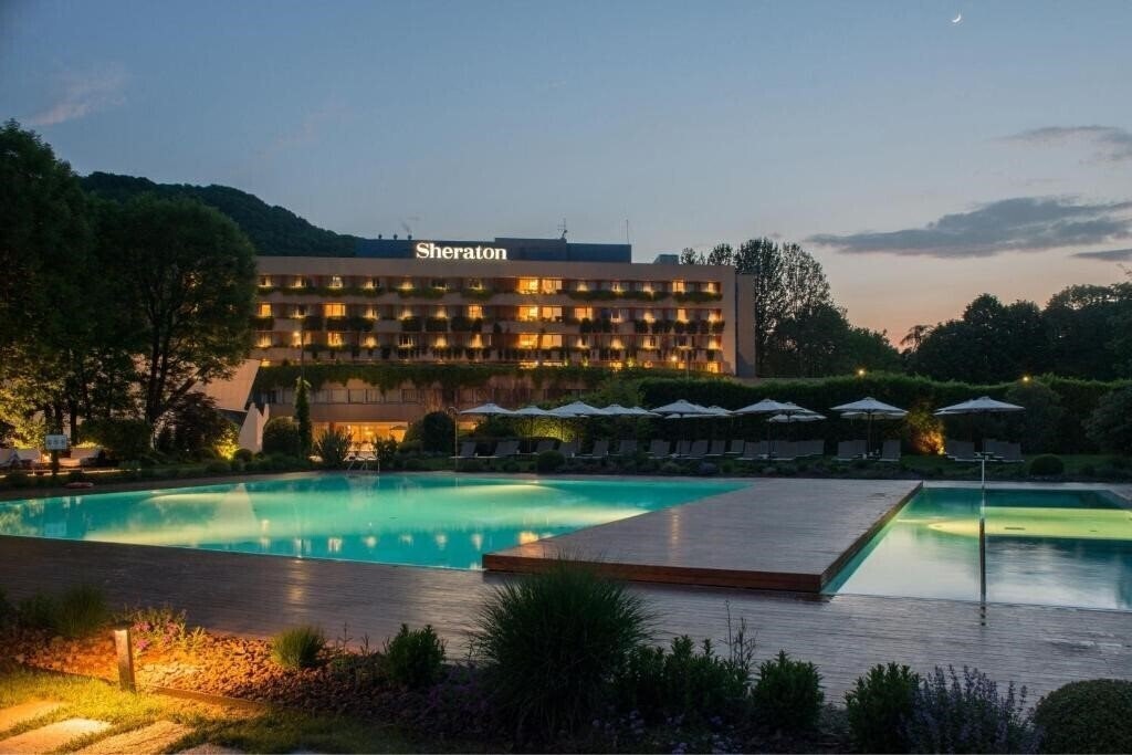 Отель Sheraton Lake Como Hotel 4*