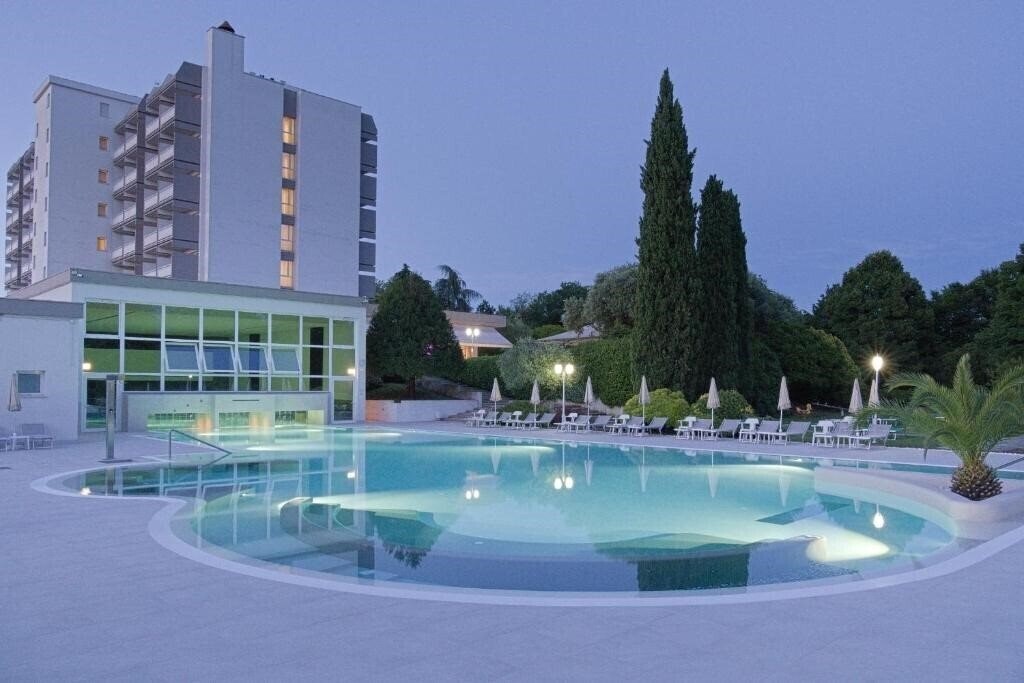 Отель Des Bains Terme 4*