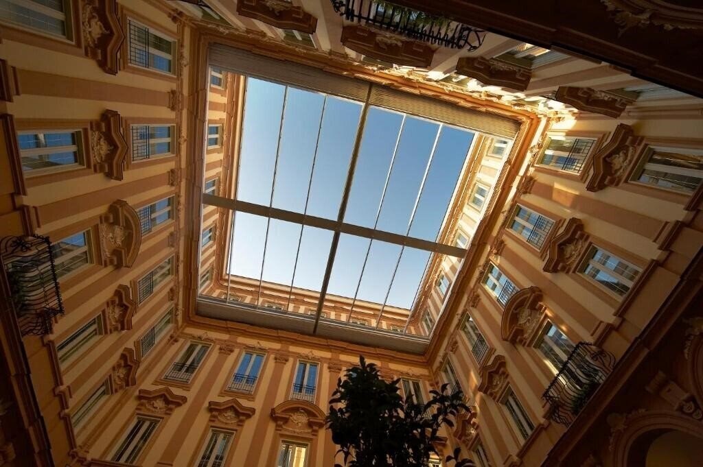 Отель Grand Hotel Piazza Borsa 4*