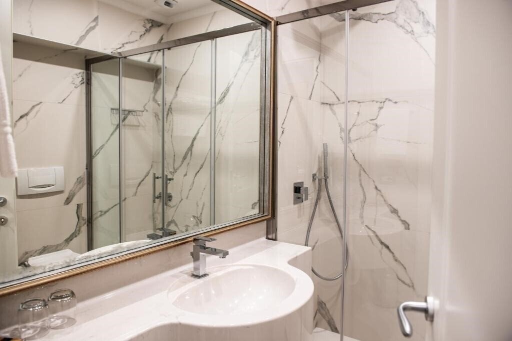 Фото Hotel Ghiffa 4*