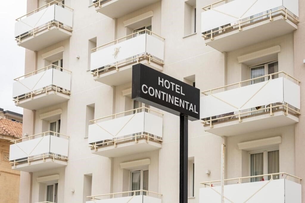 Отель Hotel Continental Pietra Ligure 3*