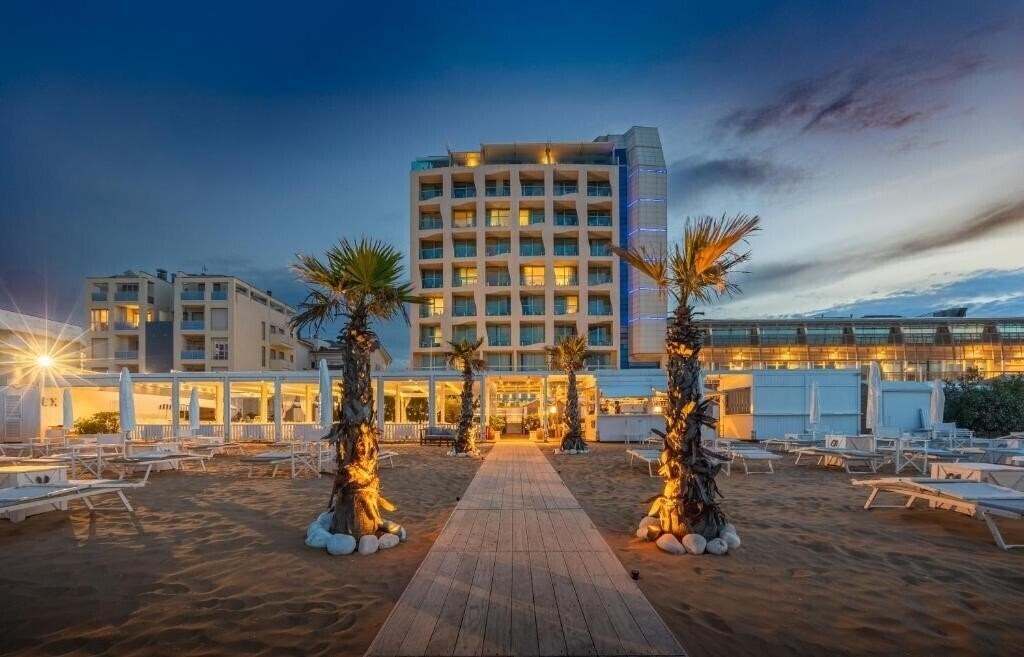 Готель Excelsior Hotel, SPA & Lido 5*