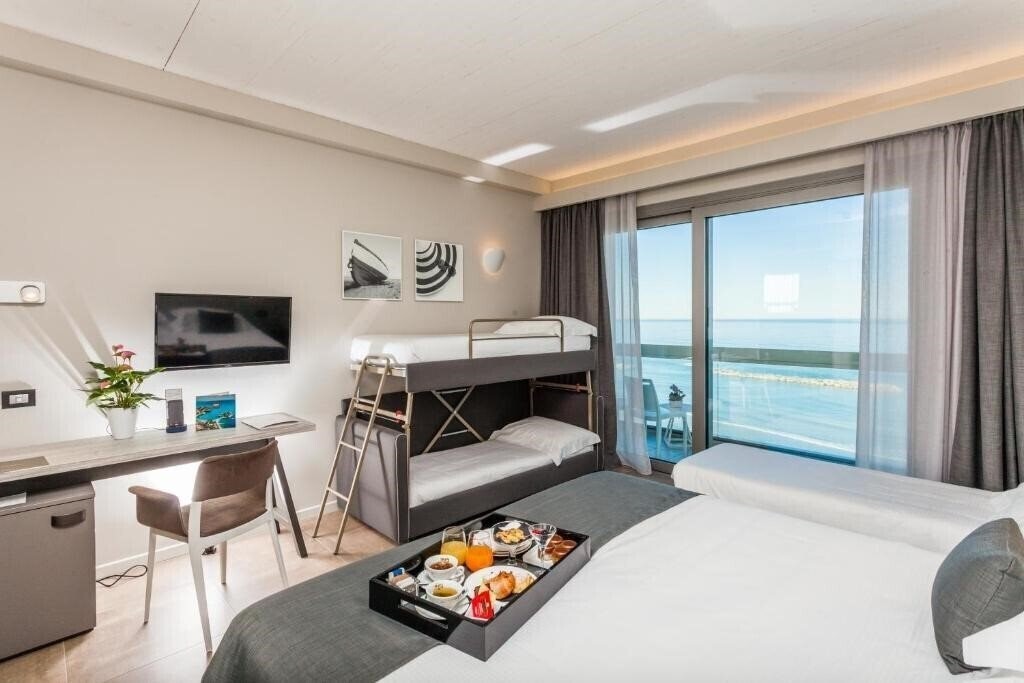 Фото Nautilus Family Hotel 4*