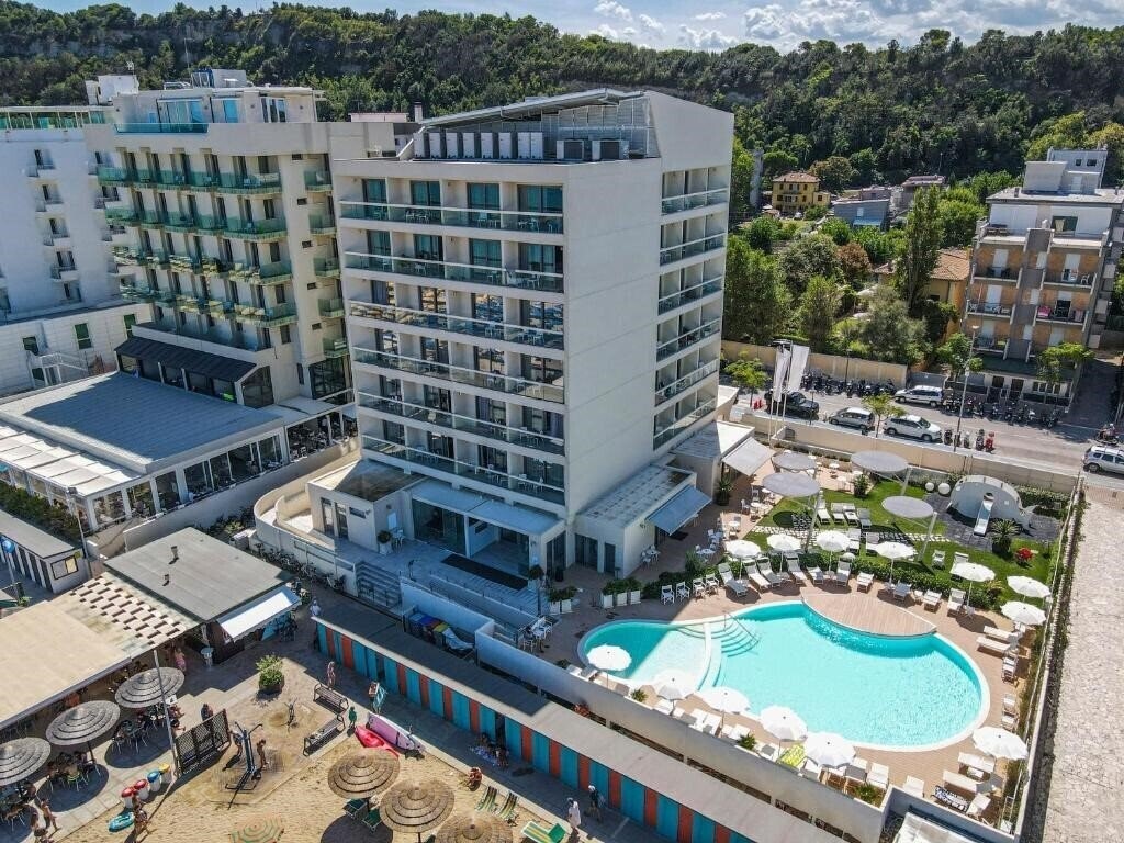 Фотография Nautilus Family Hotel 4*