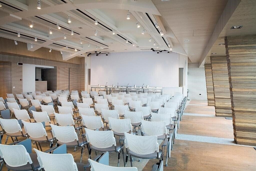 Картинка Charlie In Pesaro 4*