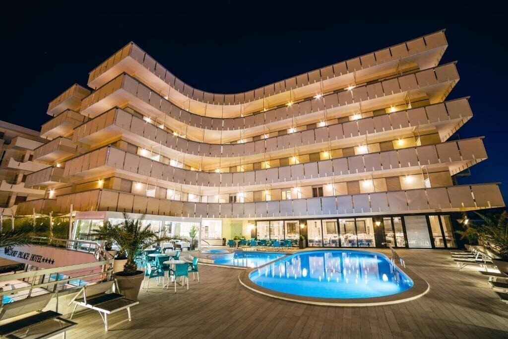 Отель Waldorf Palace Hotel (Cattolica) 4*