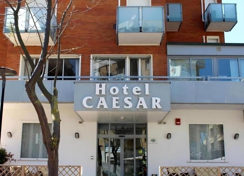 Готель Caesar Hotel 3*