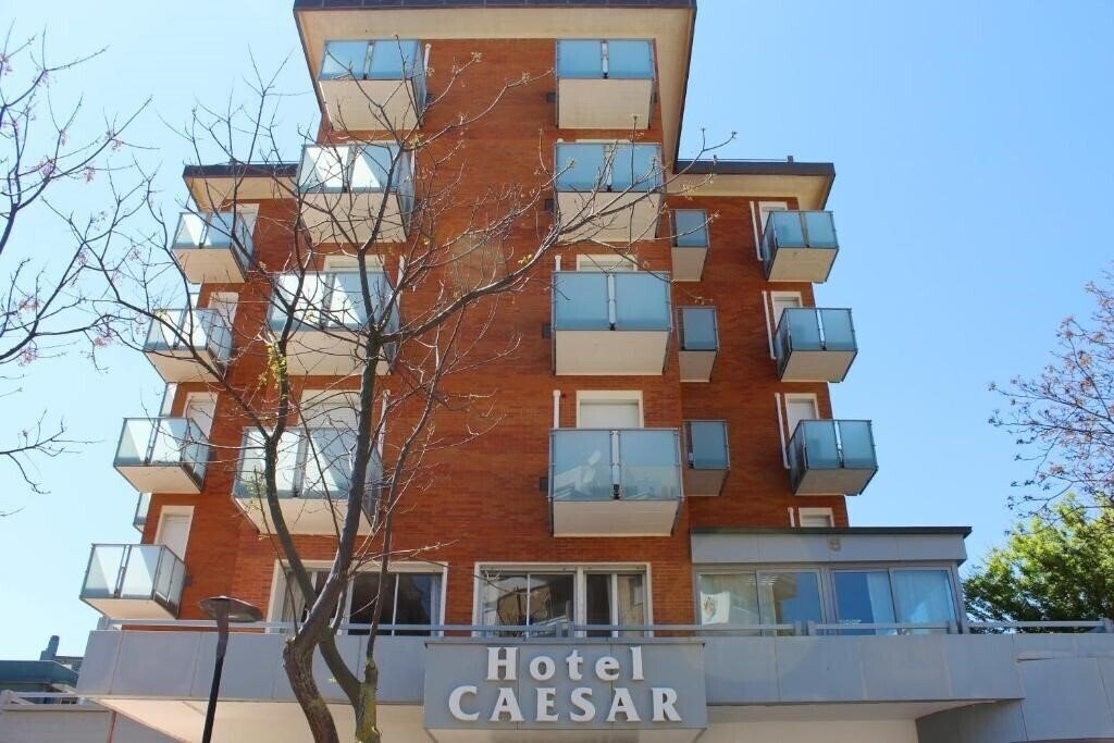 Фото Caesar Hotel 3*