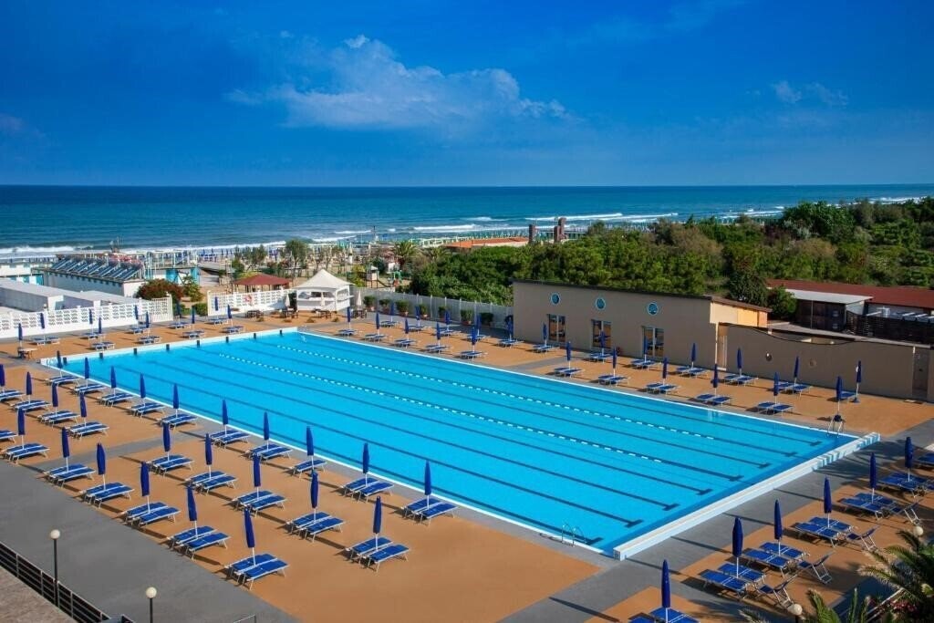 Отель Grand Hotel Continental (Tirrenia) 4*