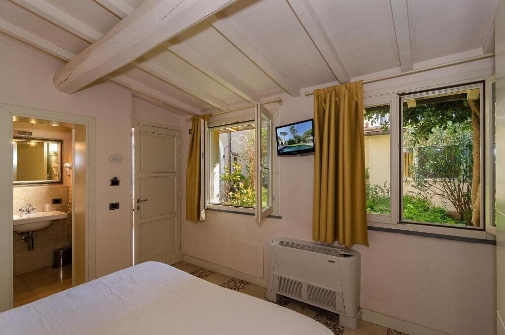 Фото Hotel Novecento 3*