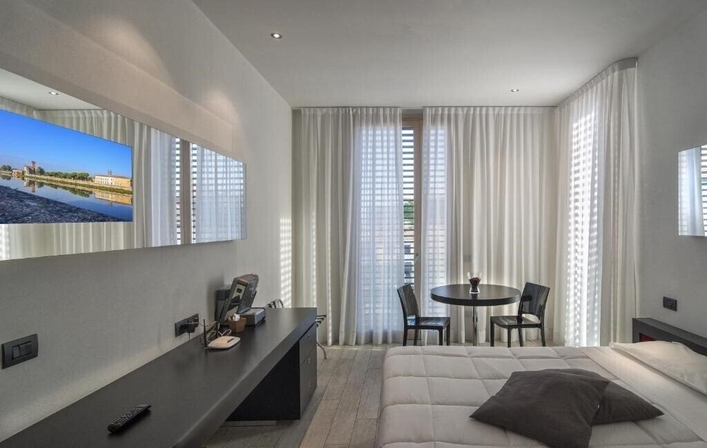 Фото Blue Shades Aparthotel 4*