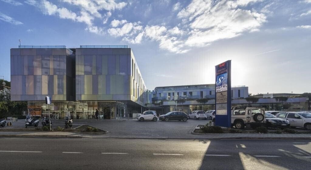 Фотография Blue Shades Aparthotel 4*