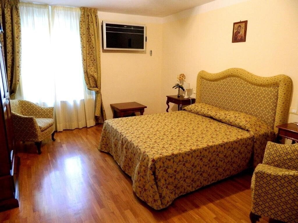 Отель B&B Il Campanile 3*