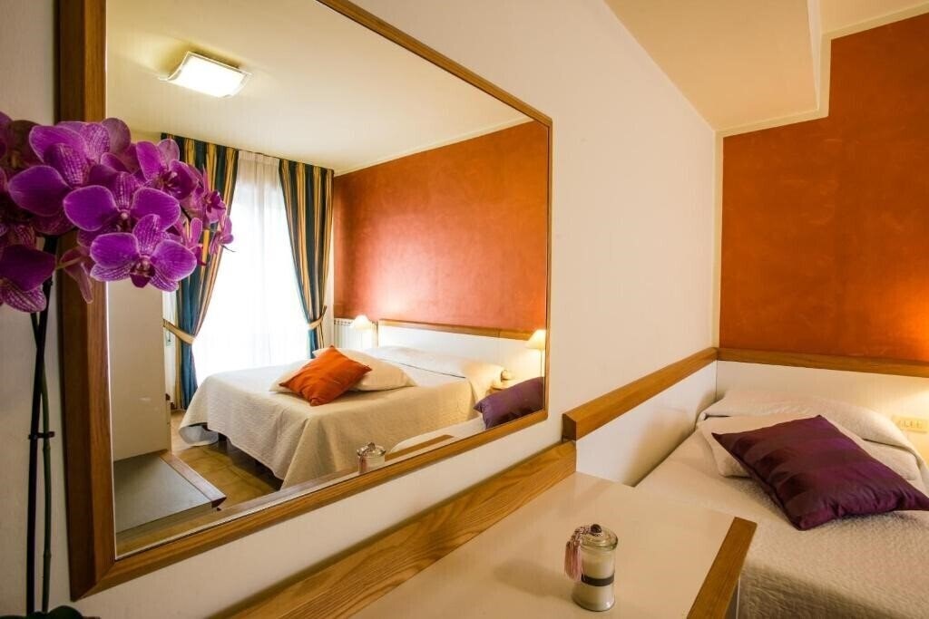 Картинка Roma 3*