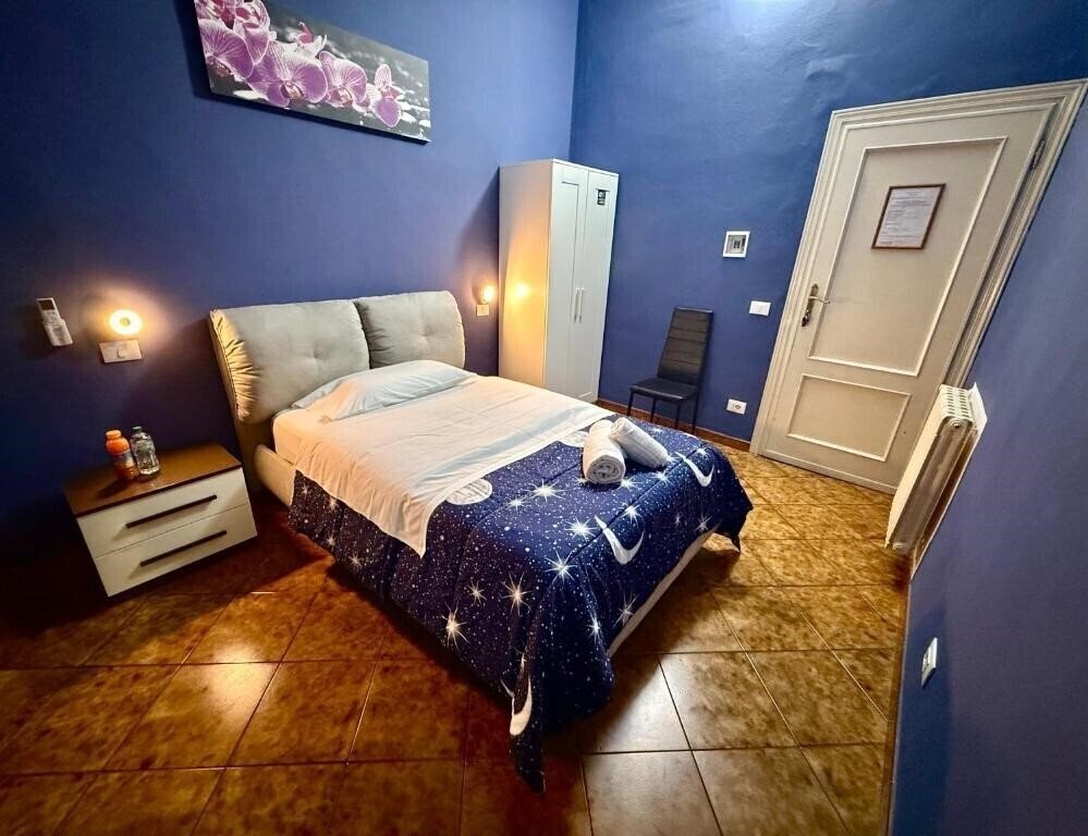 Картинка Crown Guest House 3*