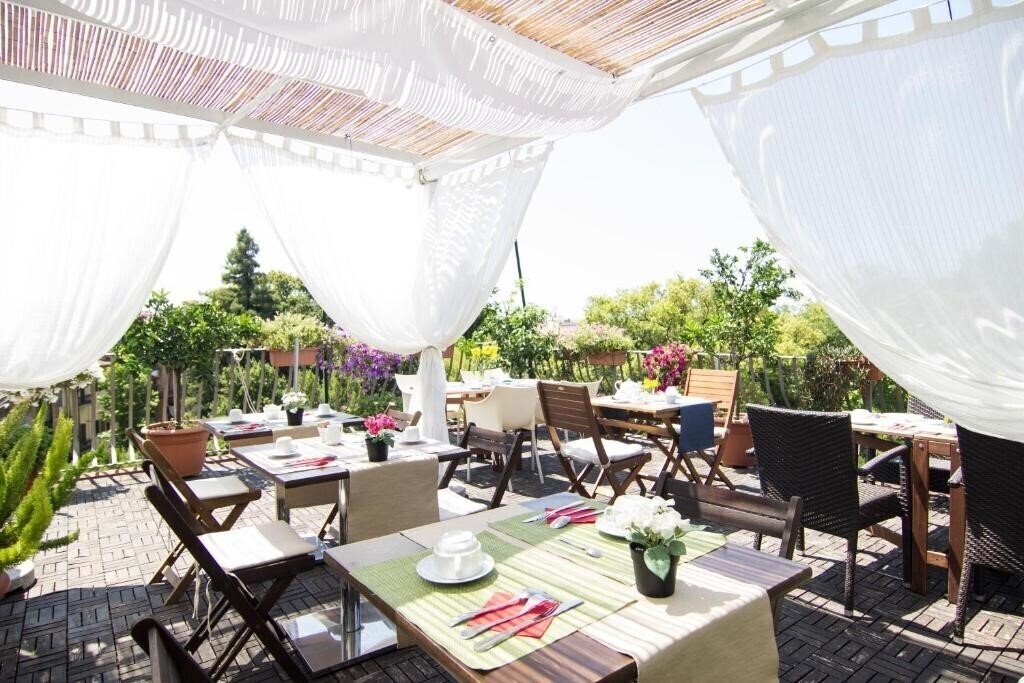 Отель B&B 7 Rooms 3*