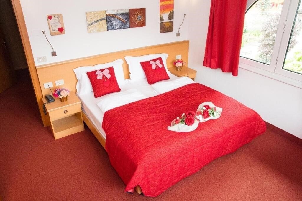 Отель Hotel Piaz 2*