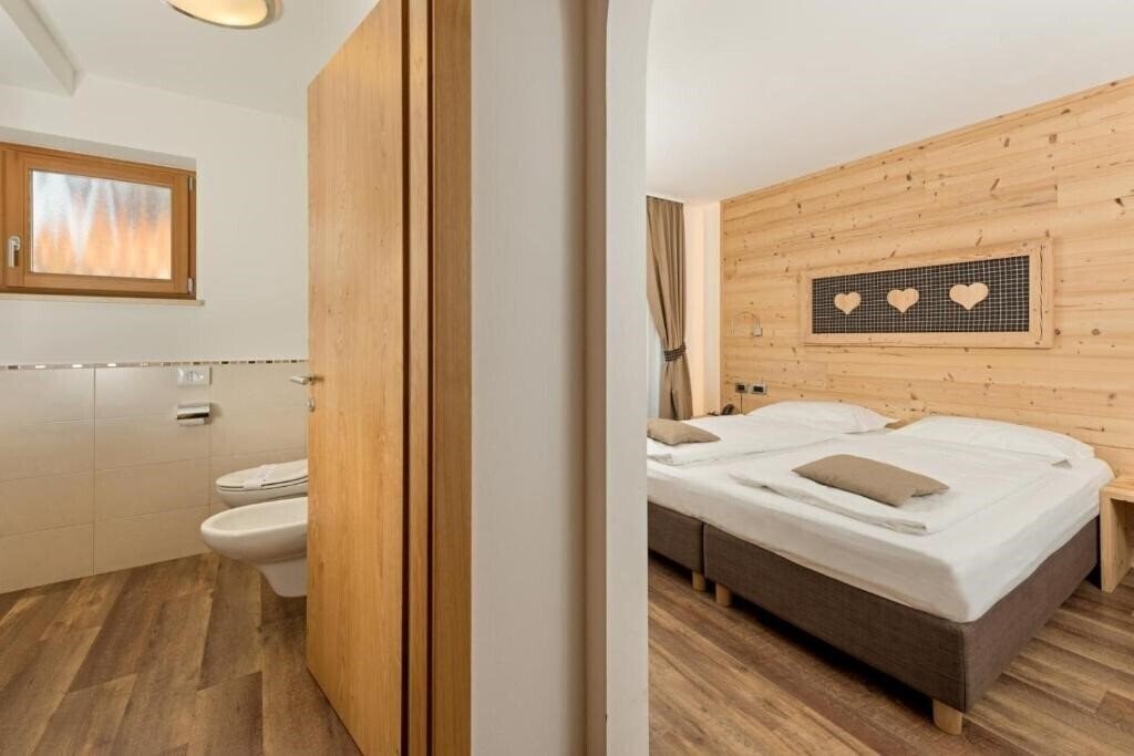 Готель Lastei Garni Hotel 3*