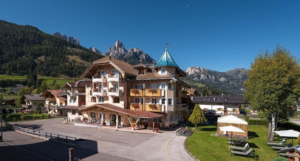 Отель Hotel Chalet Sas Morin 4*