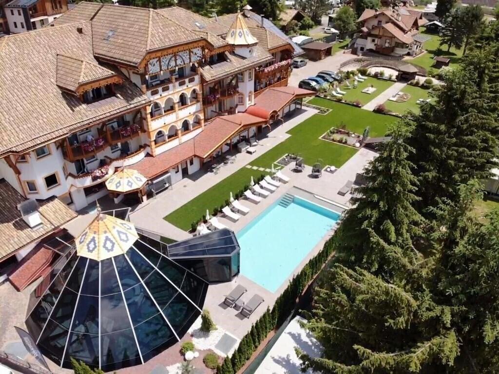 Готель Rene Dolomites Boutique Hotel 4*