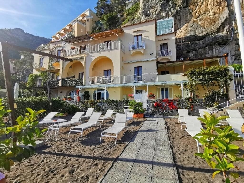 Фото La Caravella di Positano - Relais, Beach Residences 3*