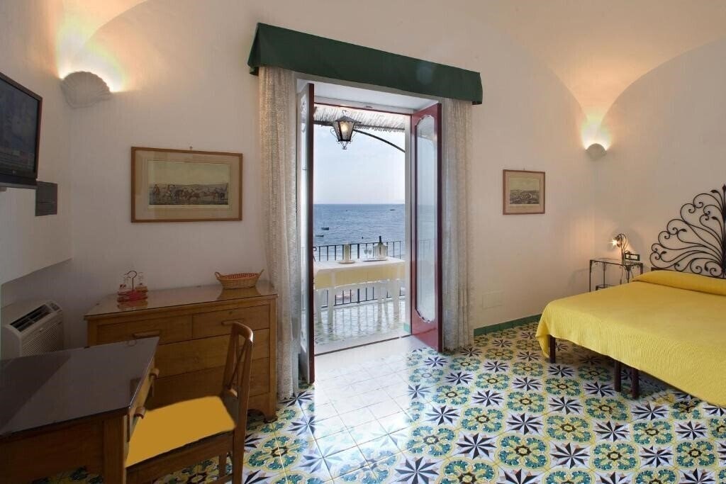 Картинка La Caravella di Positano - Relais, Beach Residences 3*